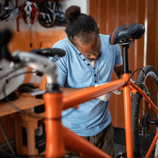 La Symphonie Mécanique du Cyclisme : L’Art de l’Entretien avec Mica
