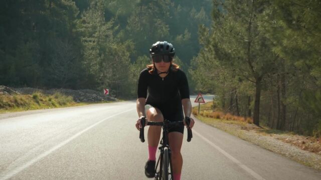 Bien positionné ?
🚴🏽♀️
Réserve ton étude posturale avec Greg, spécialiste de la méthode Volodalen à la réunion 🇷🇪
📍https://enjoybikes.re/bike-fitting/